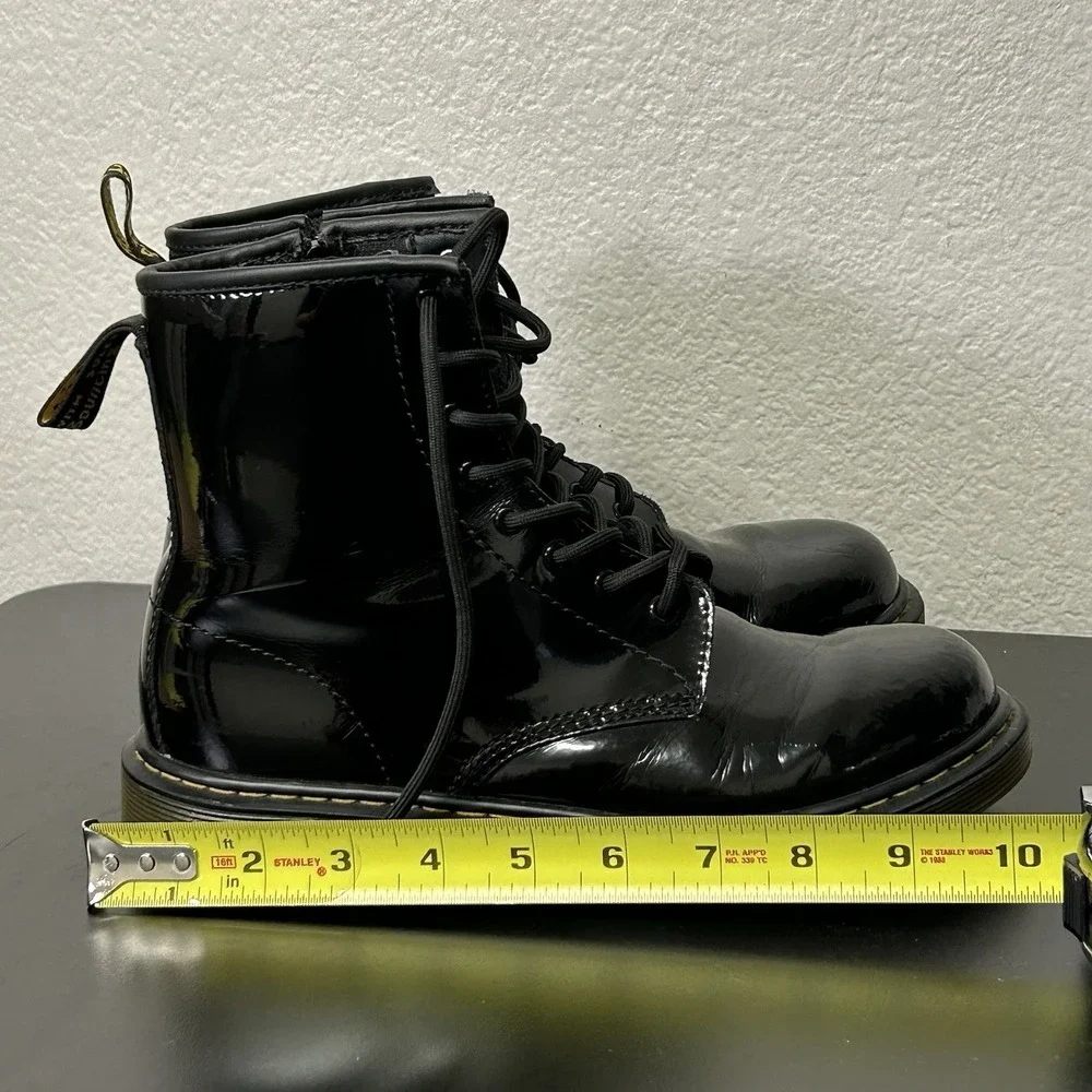 Dr. Martens Delaney Black Patent Leather Boots - Junior/Women's 6 (USL) Men's 5‎